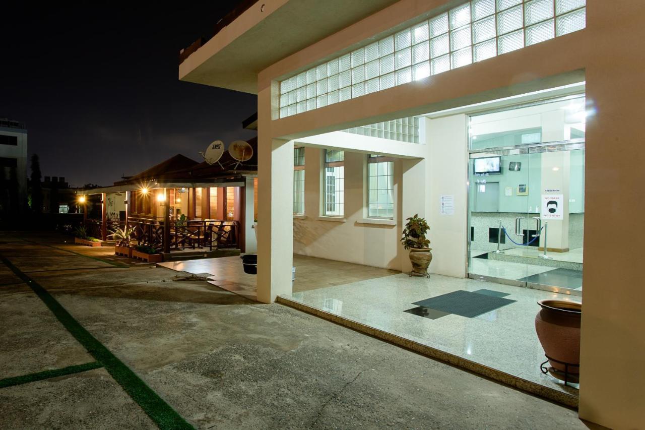 The Congress Hotel Accra Exteriör bild