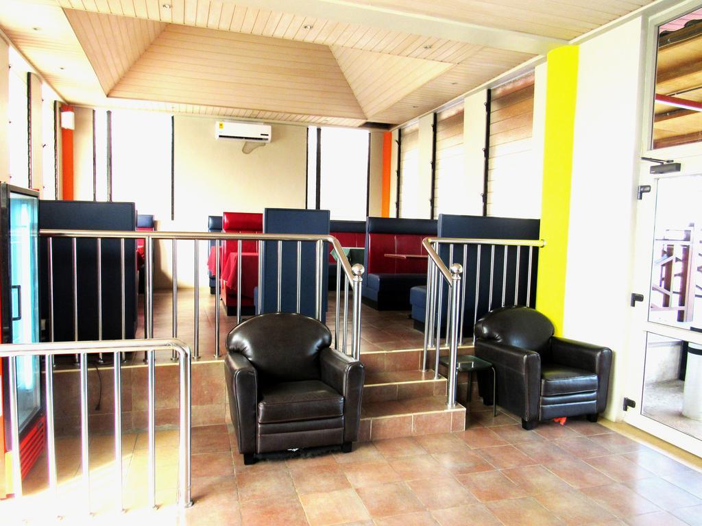 The Congress Hotel Accra Exteriör bild